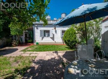 Casa · 233m² · 11 Ambientes · 2 Cocheras · Casa 2 Dorm., en Venta, a m de Urquiza y Av Freyre. Centro de Santa Fe