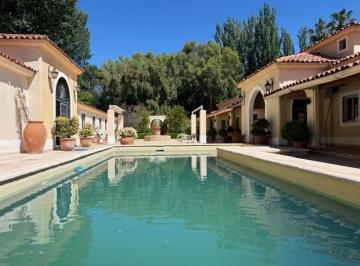 Casa · 1310m² · 16 Ambientes · 2 Cocheras · Hermosa Casona en Venta