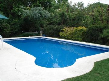Casa · 370m² · 6 Ambientes · 1 Cochera · Casa en Alquiler Anual San Jorge Village
