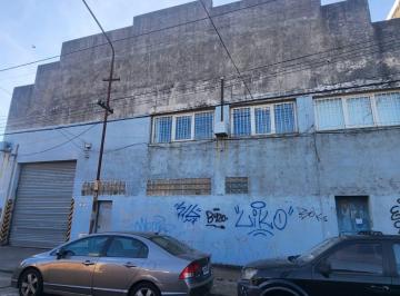 Bodega-Galpón · 857m² · Galpón de 857 m² C/ Oficinas, Baños y Vestuarios - Ramos Mejía