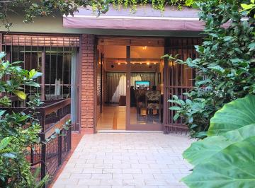 Casa de 7 ambientes, Parque Patricios · Casa en Venta, 7 Ambientes y Cochera Para 4 Autos