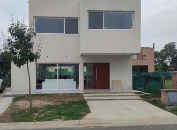 Casa · 150m² · 5 Ambientes · 1 Cochera · Venta Casa - Vila Marina I - 5 Ambientes
