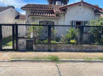 Casa de 4 ambientes, Merlo · Casa a La Venta en Merlo de 4 Ambientes