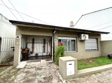 PH · 100m² · 4 Ambientes · 1 Cochera · PH en Lomas de Zamora Este