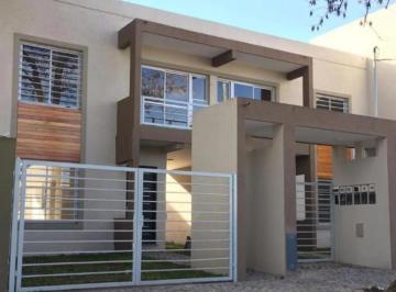 Casa · 100m² · 4 Ambientes · 1 Cochera · Dúplex de 4 Ambientes en Ituzaingó Sur