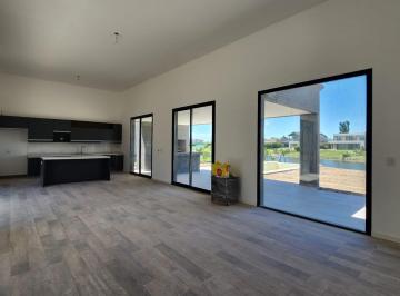 Casa · 180m² · 5 Ambientes · Casa en Venta Al Lago en San Matias, Escobar