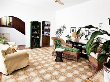Casa · 169m² · 5 Ambientes · Casa Tres Dorm. y Patio Int Becco San Isidro