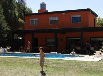 Quinta vacacional · 170m² · 4 Ambientes · Quinta en Florencio Varela