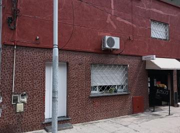PH de 4 ambientes, Avellaneda · PH en 2 Plantas Al Frente con Gge