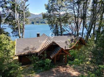 Casa · 170m² · 5 Ambientes · 1 Cochera · Casa Chalet en Venta en Península San Pedro, Bariloche, Patagonia