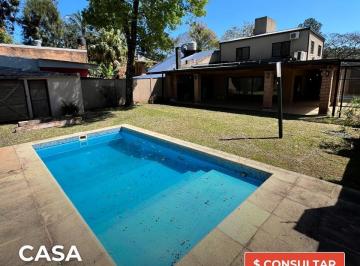 Casa · 234m² · 6 Ambientes · 3 Cocheras · Casa de 5 Dorm. en Venta