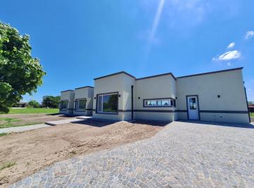 Casa · 185m² · 4 Ambientes · Casa a Estrenar a La Venta en Lujan Everlinks Uf 210