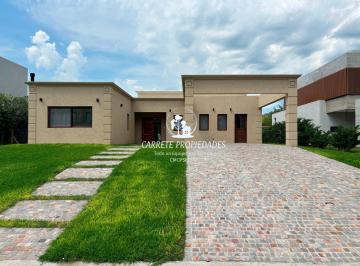 Casa de 4 ambientes, Campana · Casa Moderna, Práctica y Funcional. con Escritorio y Pileta!.