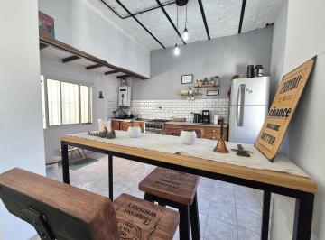 PH · 136m² · 4 Ambientes · PH en Venta de 4 Ambiente en Barracas con Terraza Propia