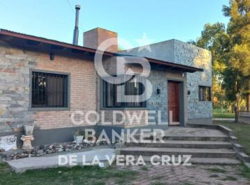 Casa · 208m² · 9 Ambientes · 2 Cocheras · Venta en Colastiné 4 Dorm. - Piscina