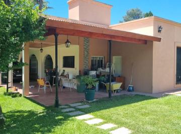 Quinta vacacional · 90m² · 4 Ambientes · 2 Cocheras · Quinta en Lezica y Torrezuri