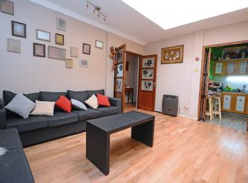 PH · 90m² · 4 Ambientes · PH 4 Ambientes con Terraza Propia en Barracas Venta