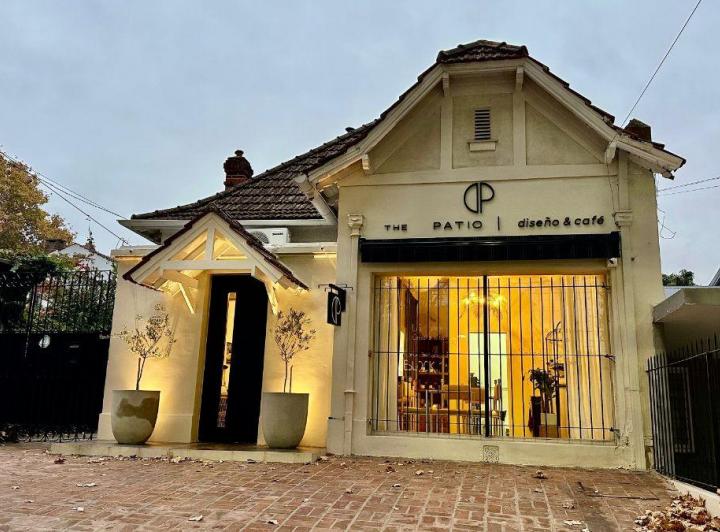 Local comercial · 162m² · 5 Ambientes · 6 Cocheras