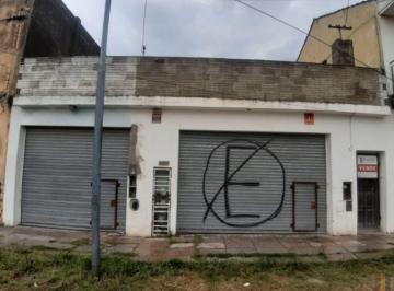 Local comercial · 160m² · Venta de Dos Locales en Block con Losa Para Seguir Edificando.