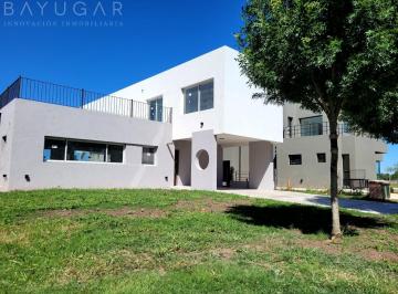 Casa · 148m² · 4 Ambientes · 2 Cocheras · Venta Casa - Barrio Privado Santo Tomas / Pilar