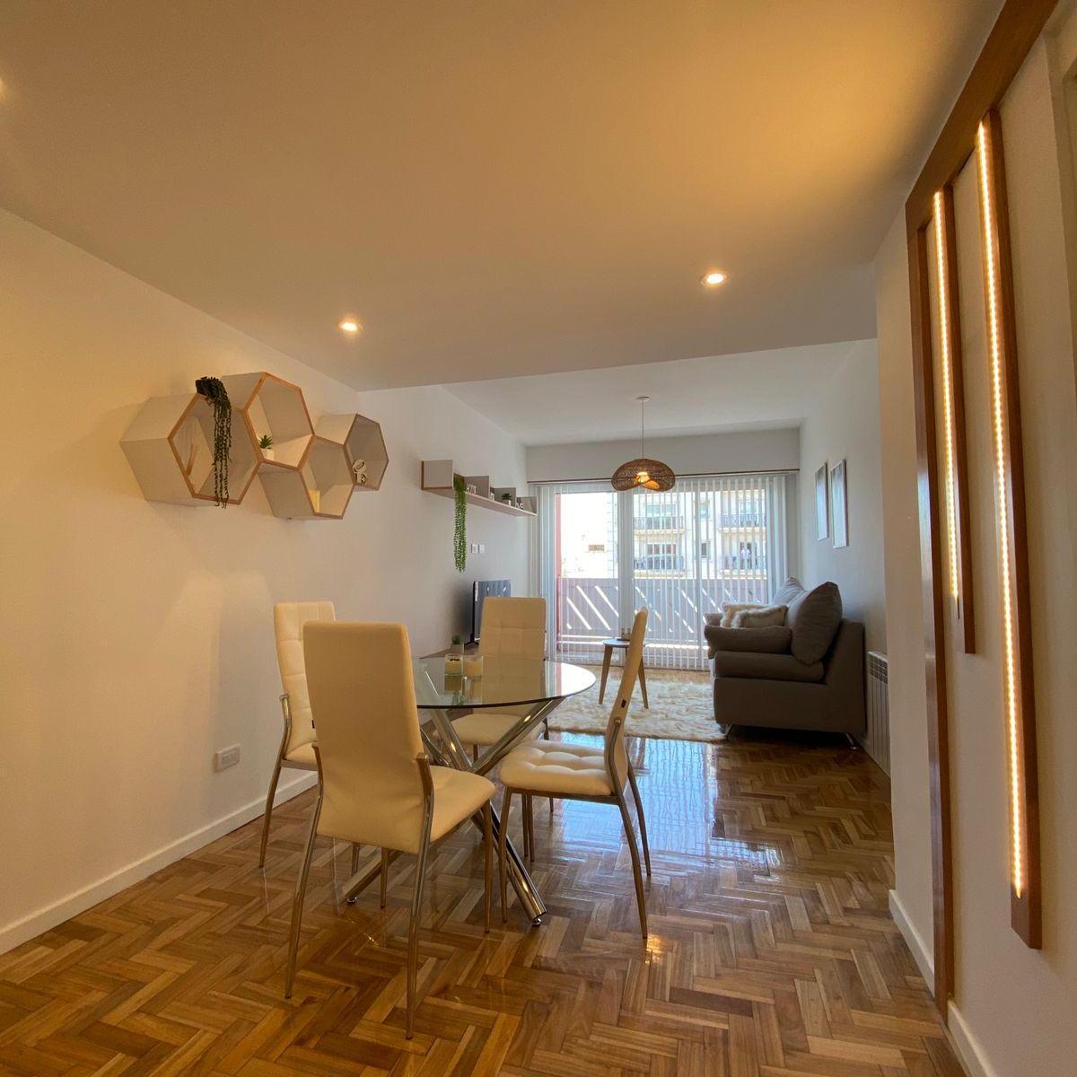 Living comedor A la calle con balcón — 3 amb, 60m²