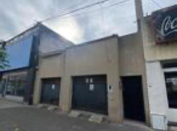 Casa · 495m² · 7 Ambientes · 2 Cocheras · Venta - Casa de 3 Dorm. y Cocheras. Echesortu, Rosario.