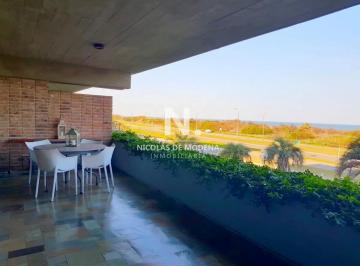 Foto1 · Departamento en Venta de 2 Dorm. y Medio Frente Al Mar, Playa Brava