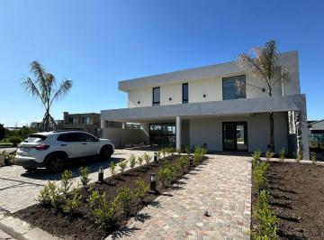Casa de 4 ambientes, Presidente Perón · Casa en Venta Barrio Privado El Rebenque Canning