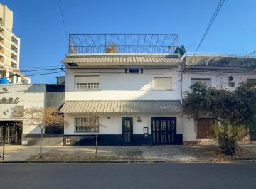 Casa · 174m² · 7 Ambientes · 1 Cochera · Casa en Venta, 4 Dorm., Terraza, Patio, Parrilla, Cocina Separada