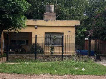Casa de 4 ambientes, Esteban Echeverría · Casa en Venta! Tres Dorm.! Apto Credito