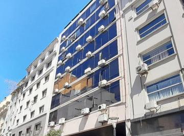 Oficina comercial · 241m² · 2 Cocheras · Al Frente | Luminosa | Muy Buen Estado