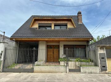 Casa · 182m² · 4 Ambientes · 1 Cochera · Casa en Hurlingham