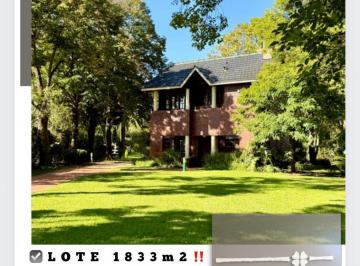 Quinta vacacional · 165m² · 3 Ambientes · 2 Cocheras · Casa en Barrio El Trébol - Impecable