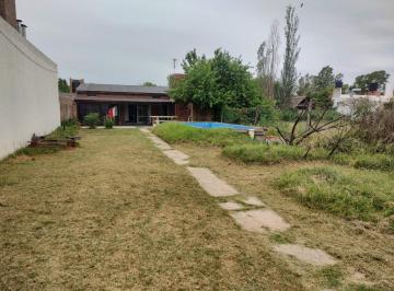 Casa · 50m² · 2 Ambientes · Quincho Pileta Funes Escucha Ofertas
