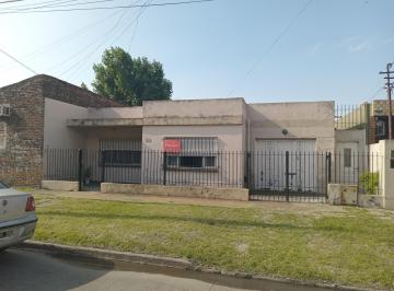 Casa · 200m² · 4 Ambientes · 1 Cochera · Casa en Lomas de Zamora Oeste