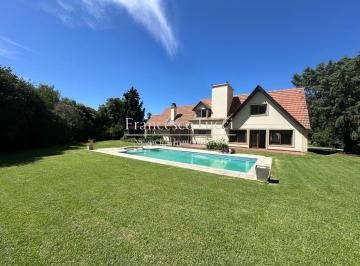 Casa · 298m² · 5 Ambientes · 2 Cocheras · Casa en Venta 5 Ambientes Country San Diego
