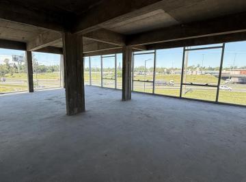 Oficina comercial · 120m² · 1 Ambiente · Oficina en Prestigioso Edificio de Categoría en La Mejor Ubicación de Pilar