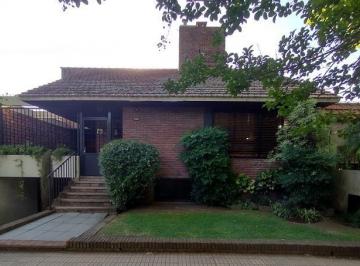 Casa de 7 ambientes, Almirante Brown · Chalet en Venta en Adrogue