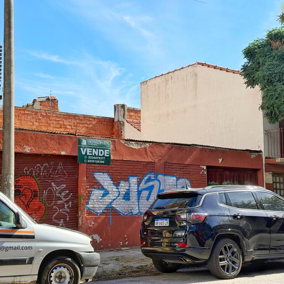 Lote de 10, 04m x 14, 95m ubicado en General Roca entre Catamarca e Independencia. Barrio Chauvin.