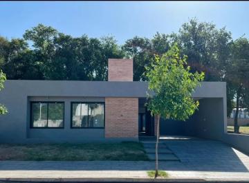 Casa de 3 ambientes, Córdoba · Casa a La Venta a Estrenar en Zona Sur - Barrio Cerrado