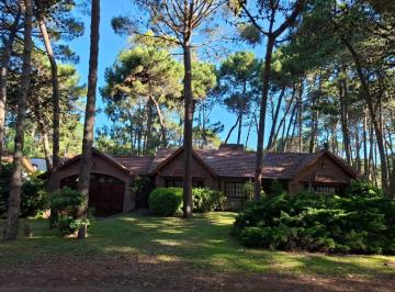 Casa de 4 ambientes, Pinamar · Hermosa Casa 4 Amb en Pinamar a La Venta, Gran Parque con Parrilla, 2 Cocheras