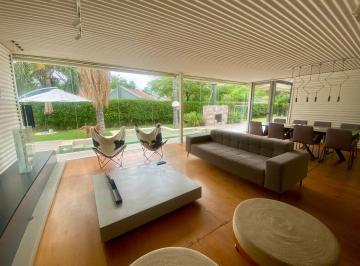 Casa · 300m² · 11 Ambientes · Casa a La Venta, Villa Allende Golf, Reconocida por Revistas de Arquitectura