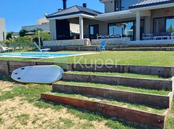 Casa · 230m² · 5 Ambientes · 2 Cocheras · Casa en Venta Ubicado en El Naudir, Escobar, G. B. a. Zona Norte