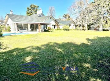 Casa · 210m² · 5 Ambientes · Casa en Venta en Country San Diego Moreno