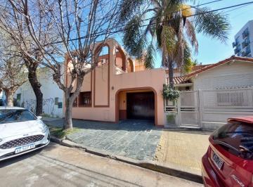 Casa · 289m² · 5 Ambientes · 1 Cochera · Casa en Quilmes