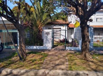 Casa de 3 ambientes, Ituzaingó · Chalet de Tres Ambientes
