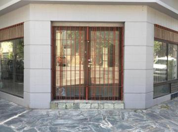 Local comercial · 100m² · Retasado | Local Comercial | Zona Clínica Pueyrredón