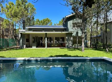 Casa de 5 ambientes, Costa Esmeralda · Venta Amoblada Piscina Casa Costa Esmeralda Barrio Marítimo