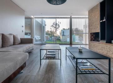 Casa · 280m² · 5 Ambientes · 2 Cocheras · Casa en Arenas del Sur