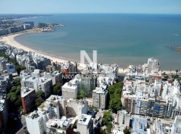 Foto1 · Venta Apto de 2 Dormitorio a m de La Rambla. Pocitos. Montevideo